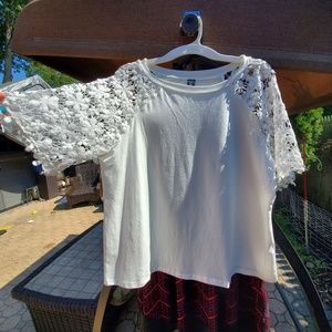 tshirt with knitted sleves